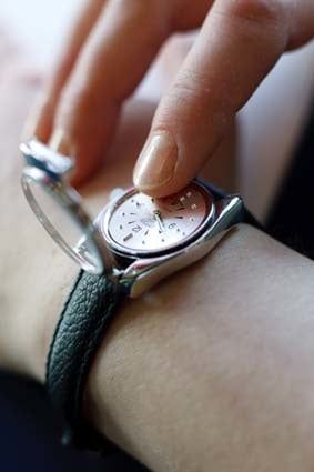 Montre braille pour aveugles avec indication par points