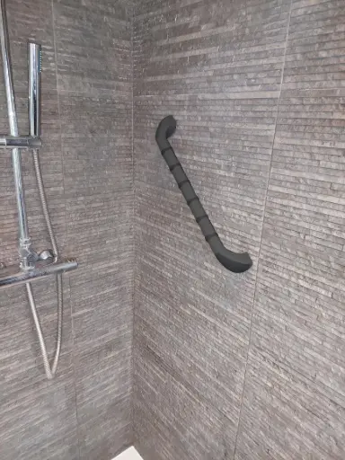 Wall bracket, plastic with anti-slip - black