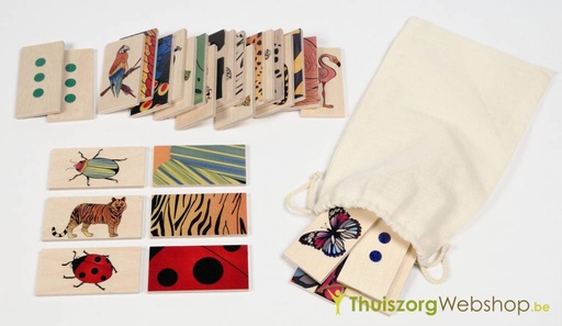 Figuur en achtergrond: thema dieren Animaldress