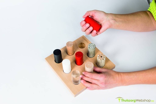 Pennenbord met tastelementen