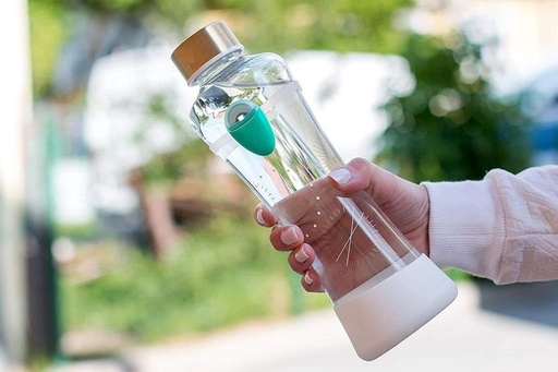 Ulla® – die intelligente Trinkhilfe mit Sensor für regelmäßiges Trinken