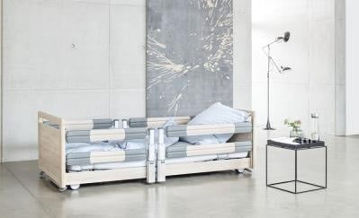 Floorline 15-80 bed, high panels 51F, wooden slatted base, 2 half telescopic side rails