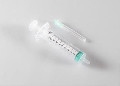 BD Emerald™ Spuit 10 ml met Losse BD Microlance™ 3-naald | Doos van 100